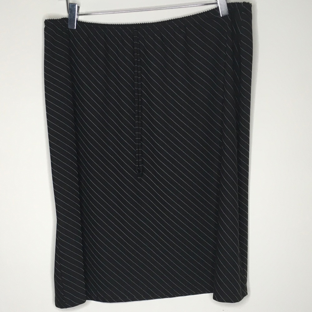 Van Heusen A line black skirt